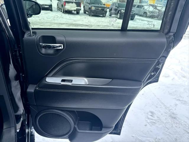 Photo of 2016 Black Clearcoat Jeep Compass
