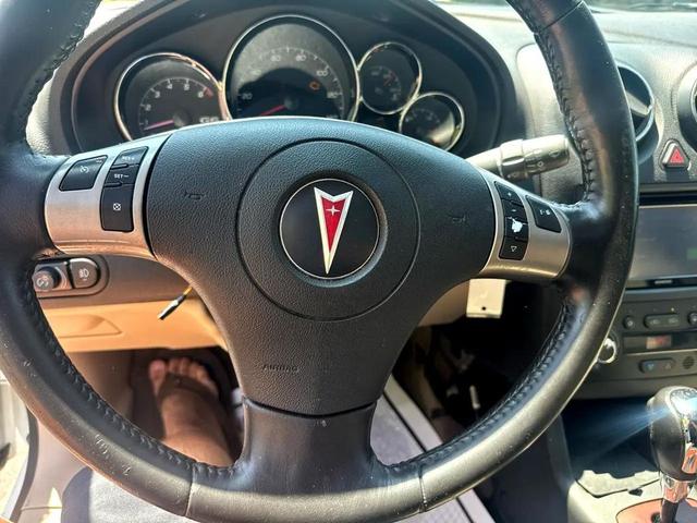 Photo of 2006 Ivory White Pontiac G6
