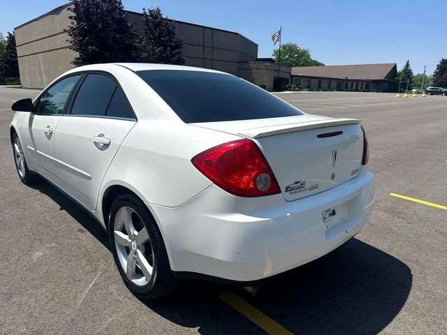Photo of 2006 Ivory White Pontiac G6