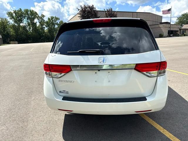 Photo of 2016 White Diamond Pearl Honda Odyssey