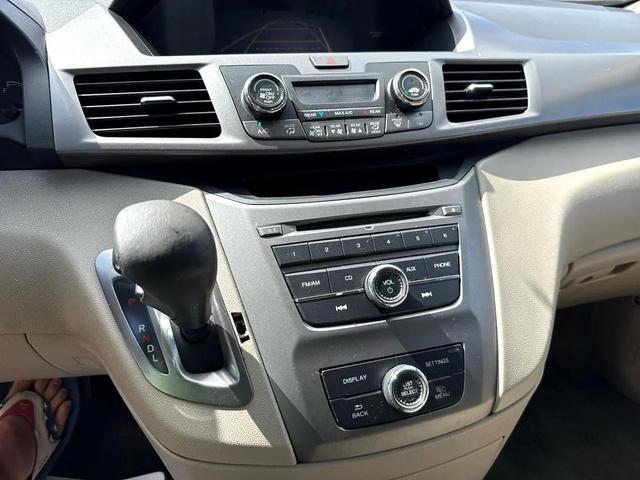 Photo of 2016 White Diamond Pearl Honda Odyssey
