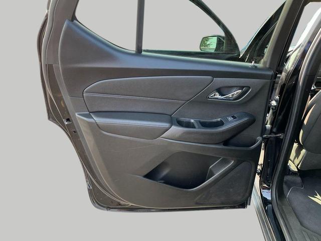 Photo of 2022 Mosaic Black Metallic Chevrolet Traverse