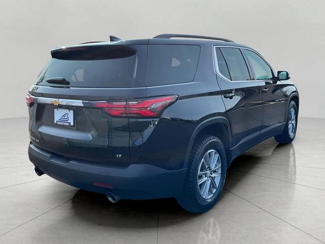 Photo of 2022 Mosaic Black Metallic Chevrolet Traverse