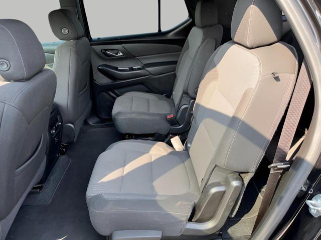 Photo of 2022 Mosaic Black Metallic Chevrolet Traverse