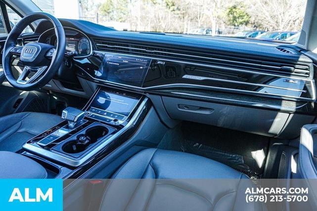 Photo of 2024 Mythos Black Metallic Audi Q7