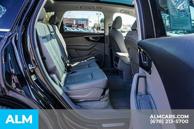 Photo of 2024 Mythos Black Metallic Audi Q7