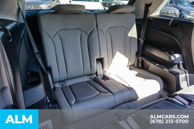 Photo of 2024 Mythos Black Metallic Audi Q7