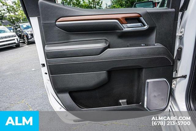 Photo of 2023 Summit White GMC Sierra 1500
