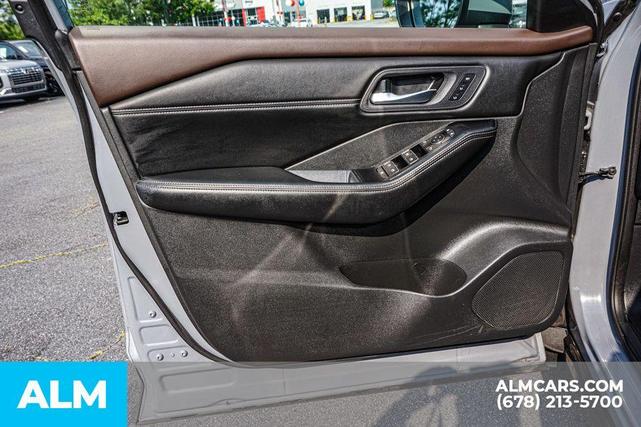 Photo of 2023 Boulder Gray Pearl Nissan Rogue