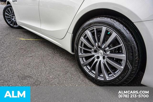 Photo of 2023 White Maserati Ghibli