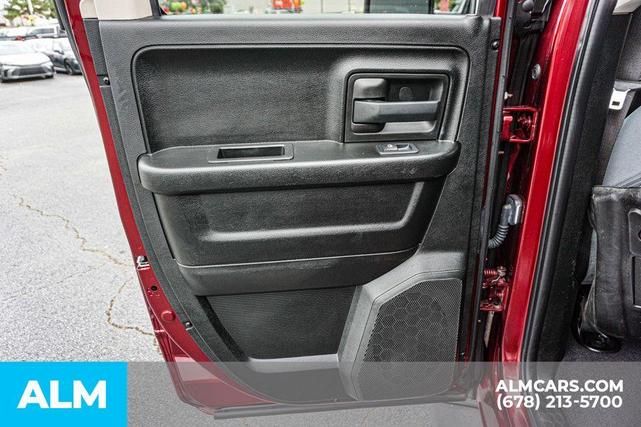 Photo of 2019 Delmonico Red Pearlcoat RAM 1500 Classic