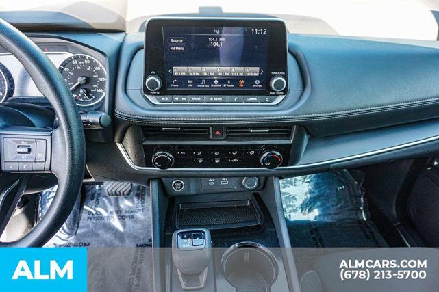 Photo of 2023 Glacier White Nissan Rogue