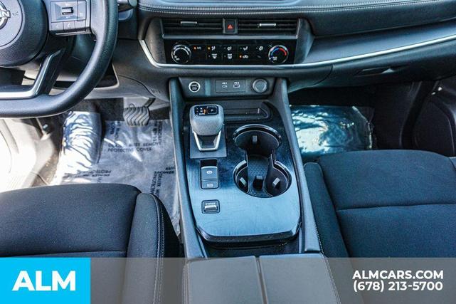 Photo of 2023 Glacier White Nissan Rogue