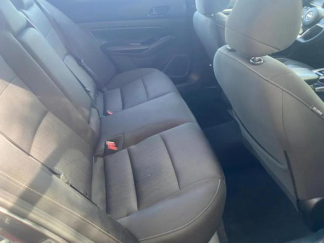 Photo of 2023 Gun Metallic Nissan Altima