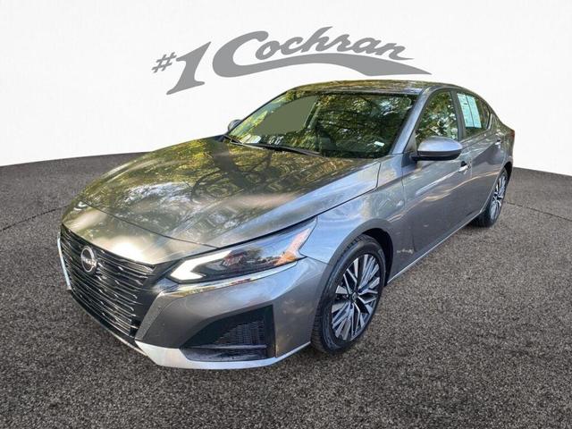 Photo of 2023 Gun Metallic Nissan Altima