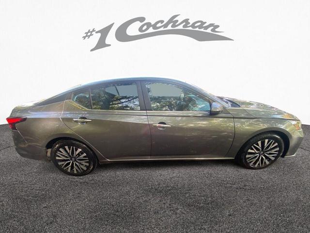 Photo of 2023 Gun Metallic Nissan Altima
