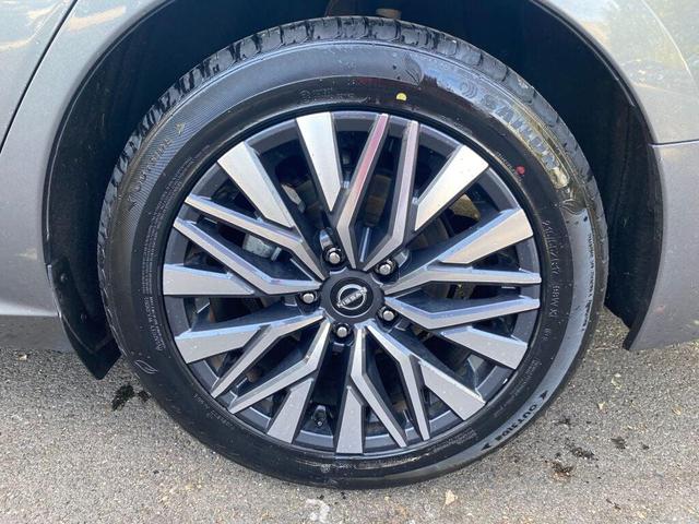 Photo of 2023 Gun Metallic Nissan Altima