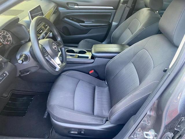 Photo of 2023 Gun Metallic Nissan Altima