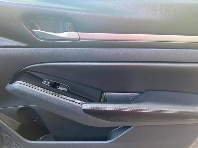 Photo of 2023 Gun Metallic Nissan Altima
