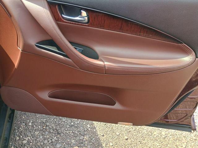 Photo of 2016 Midnight Garnet INFINITI QX50