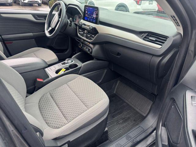 Photo of 2022 Carbonized Gray Metallic Ford Escape