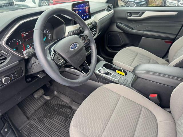 Photo of 2022 Carbonized Gray Metallic Ford Escape