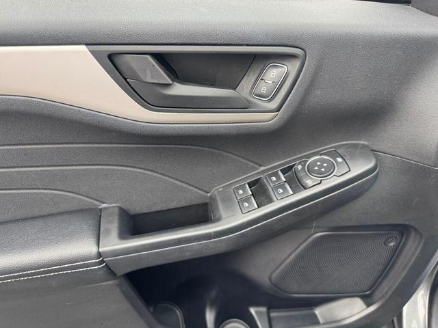 Photo of 2022 Carbonized Gray Metallic Ford Escape