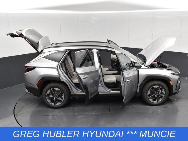 Photo of 2025 Shimmering Silver Hyundai TUCSON Hybrid