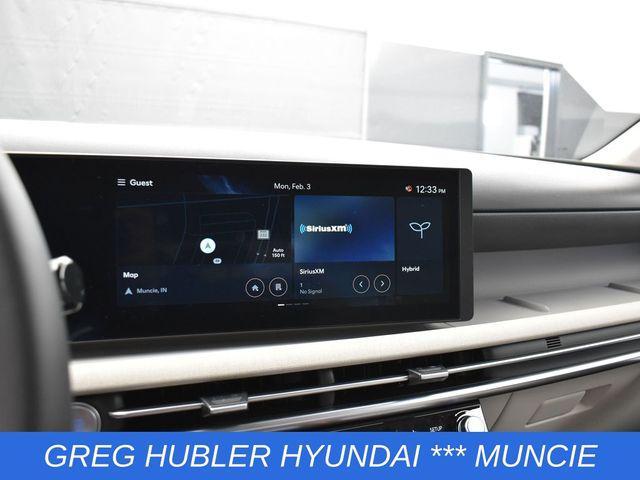 Photo of 2025 Shimmering Silver Hyundai TUCSON Hybrid