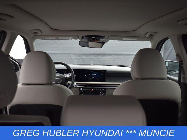 Photo of 2025 Shimmering Silver Hyundai TUCSON Hybrid