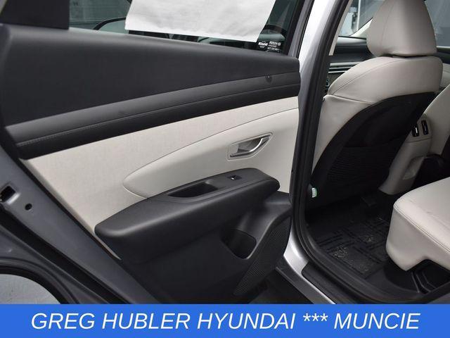 Photo of 2025 Shimmering Silver Hyundai TUCSON Hybrid