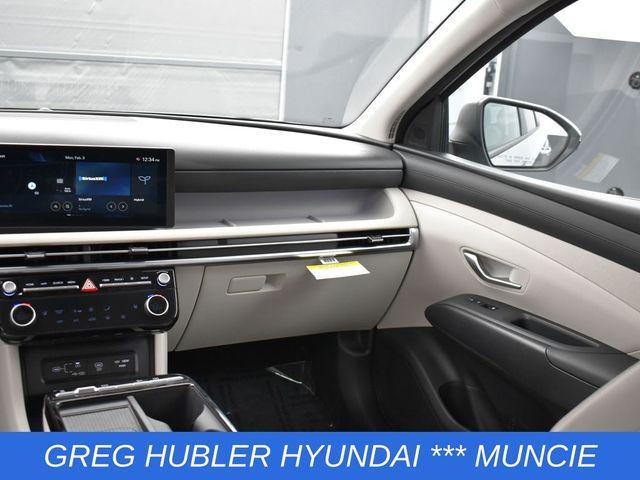 Photo of 2025 Shimmering Silver Hyundai TUCSON Hybrid