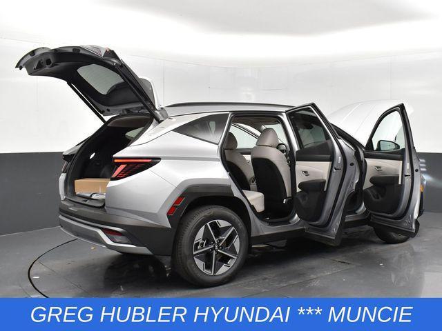 Photo of 2025 Shimmering Silver Hyundai TUCSON Hybrid