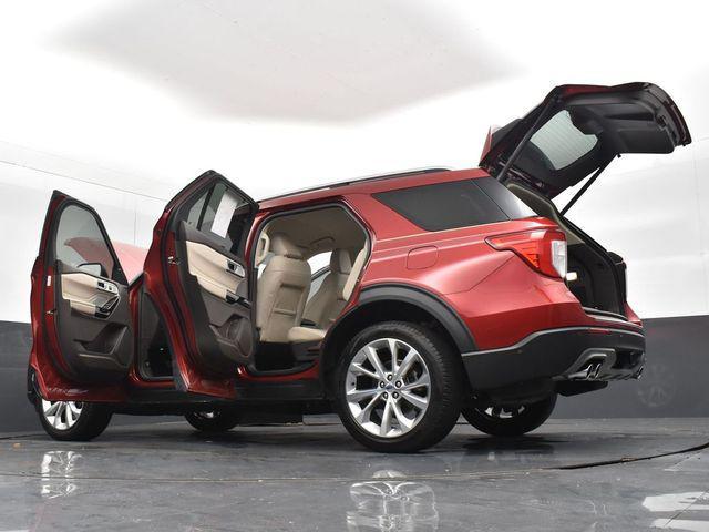 Photo of 2022 Red Ford Explorer
