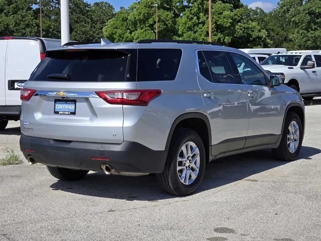 Photo of 2021 Silver Ice Metallic Chevrolet Traverse