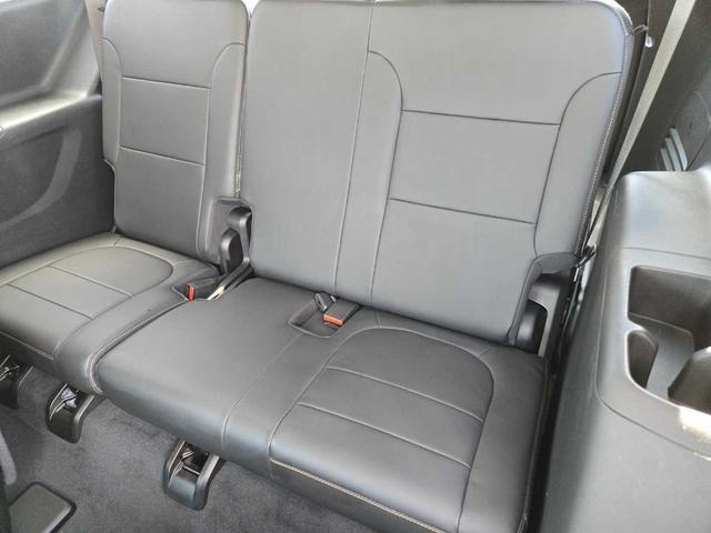 Photo of 2021 Silver Ice Metallic Chevrolet Traverse