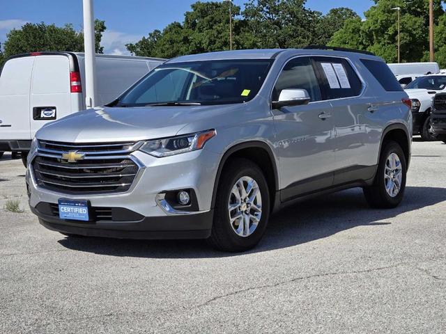 Photo of 2021 Silver Ice Metallic Chevrolet Traverse
