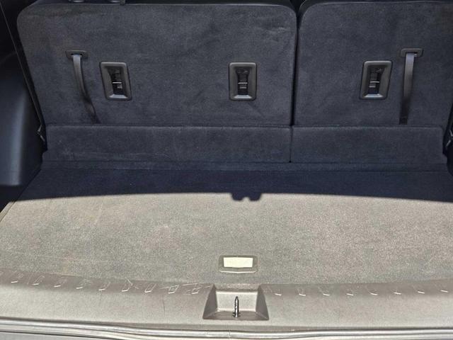 Photo of 2021 Silver Ice Metallic Chevrolet Traverse