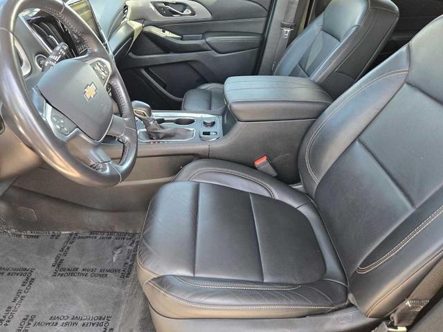 Photo of 2021 Silver Ice Metallic Chevrolet Traverse