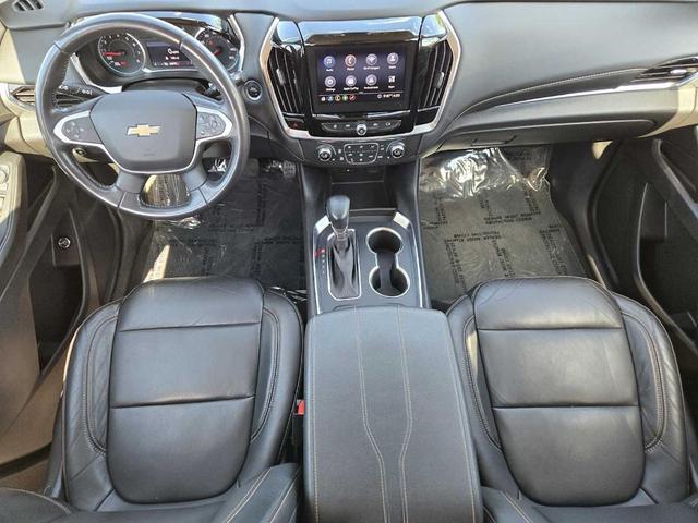 Photo of 2021 Silver Ice Metallic Chevrolet Traverse