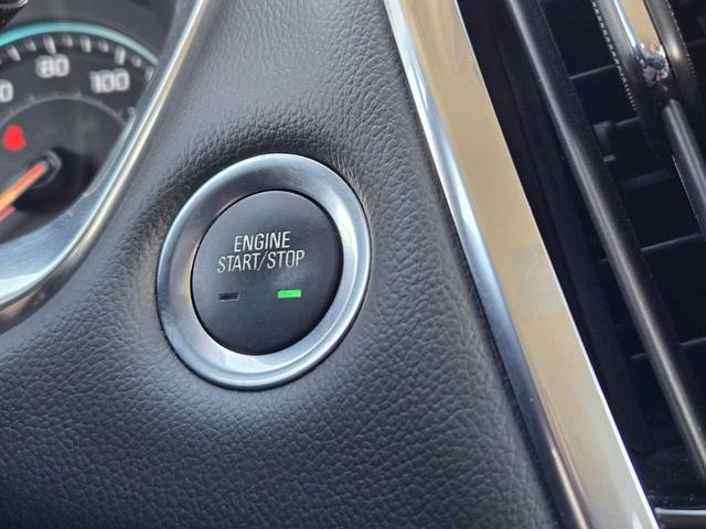 Photo of 2021 Silver Ice Metallic Chevrolet Traverse