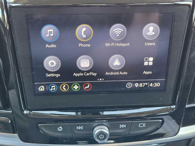 Photo of 2021 Silver Ice Metallic Chevrolet Traverse