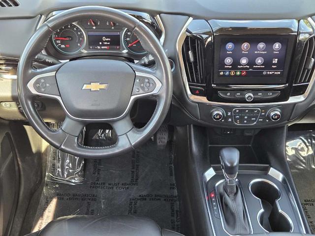 Photo of 2021 Silver Ice Metallic Chevrolet Traverse