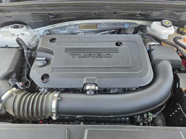 Photo of 2023 White Frost Tri-Coat Buick Envision