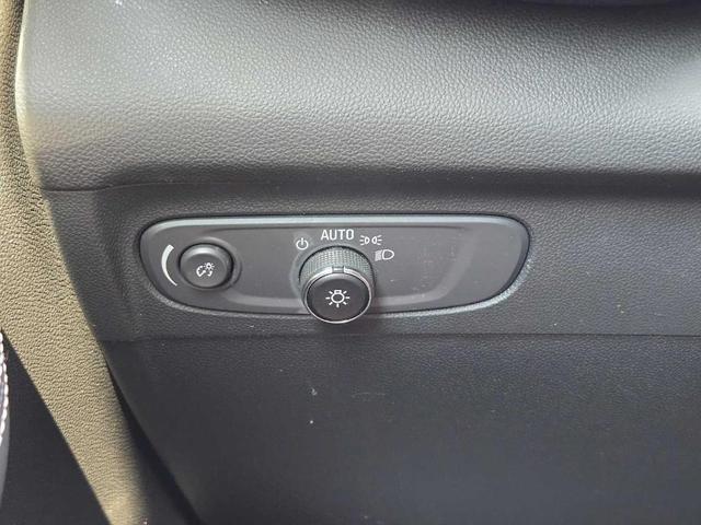 Photo of 2023 White Frost Tri-Coat Buick Envision