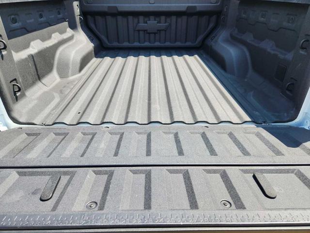 Photo of 2024 Summit White Chevrolet Colorado