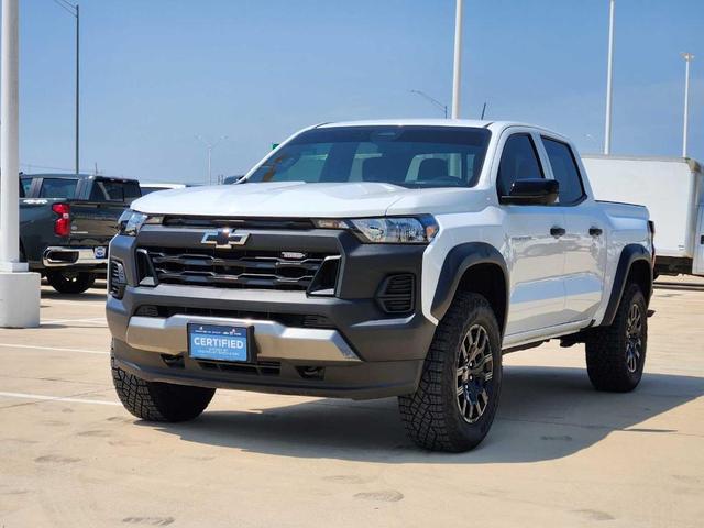 Photo of 2024 Summit White Chevrolet Colorado