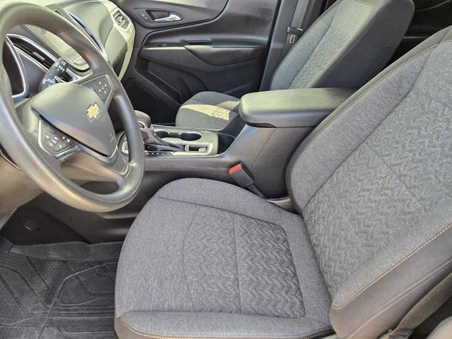 Photo of 2023 Summit White Chevrolet Equinox