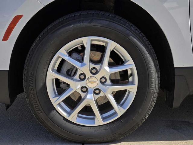 Photo of 2023 Summit White Chevrolet Equinox