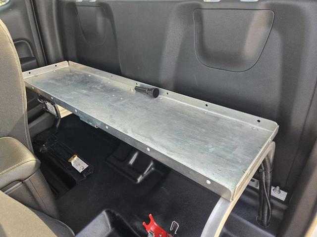 Photo of 2022 Summit White Chevrolet Colorado
